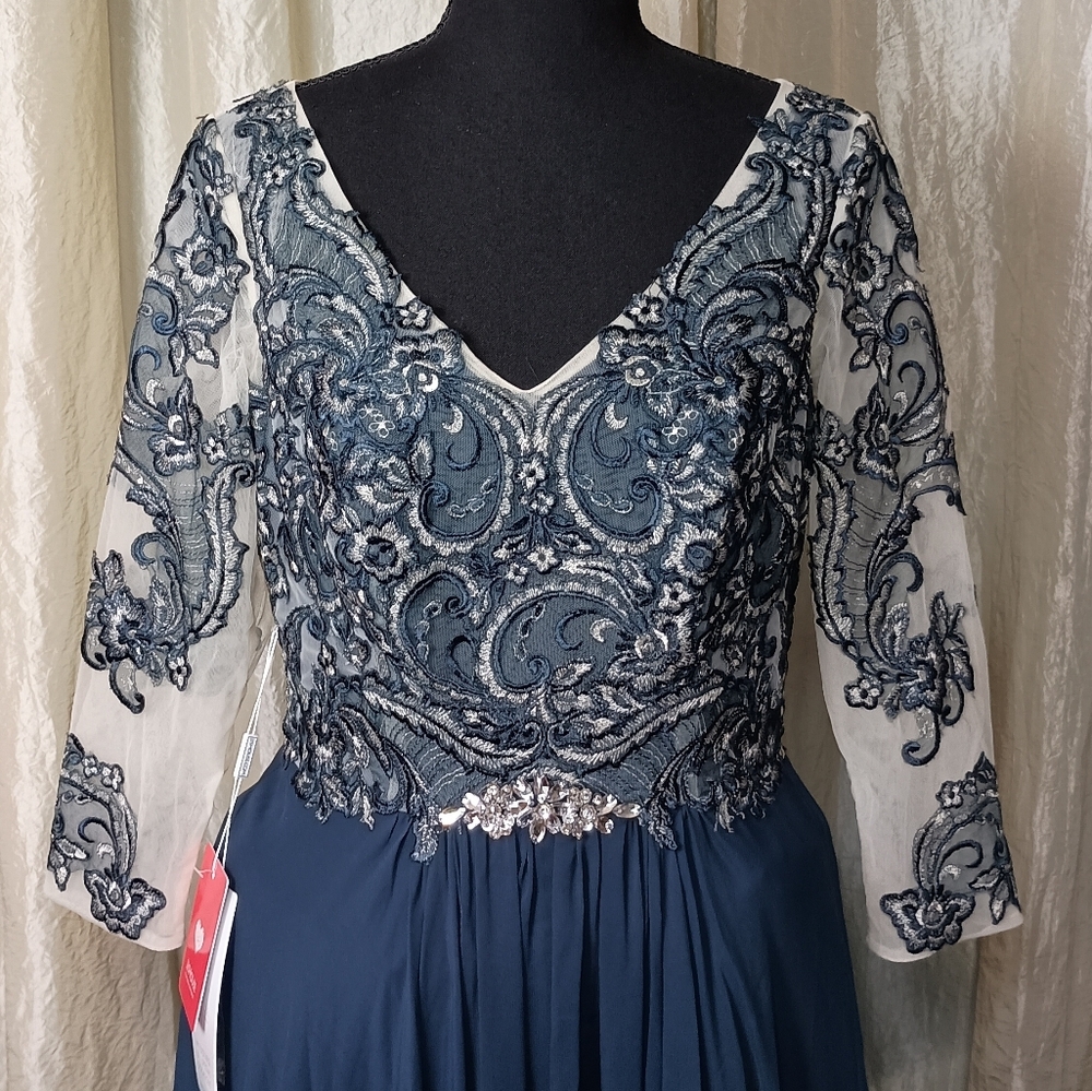 JJ’s House Dark Navy Chiffon Lace Beaded Gown – Size 10 - Picture 4 of 16